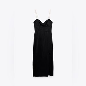 Black Zara dress size M worn for 20 min for photo shoot in Paris pearl strap